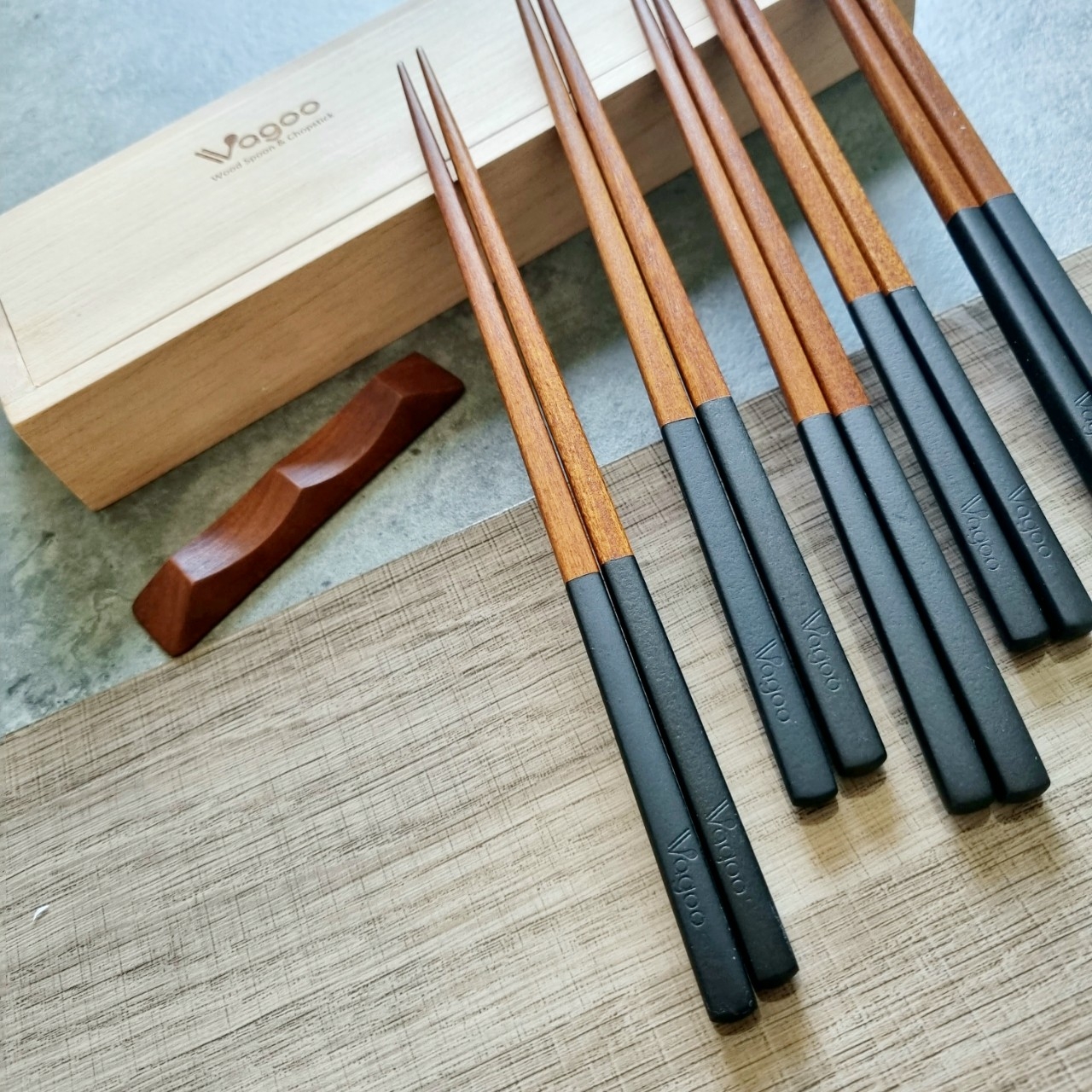 Bộ đũa ăn cao cấp nâu cán đen