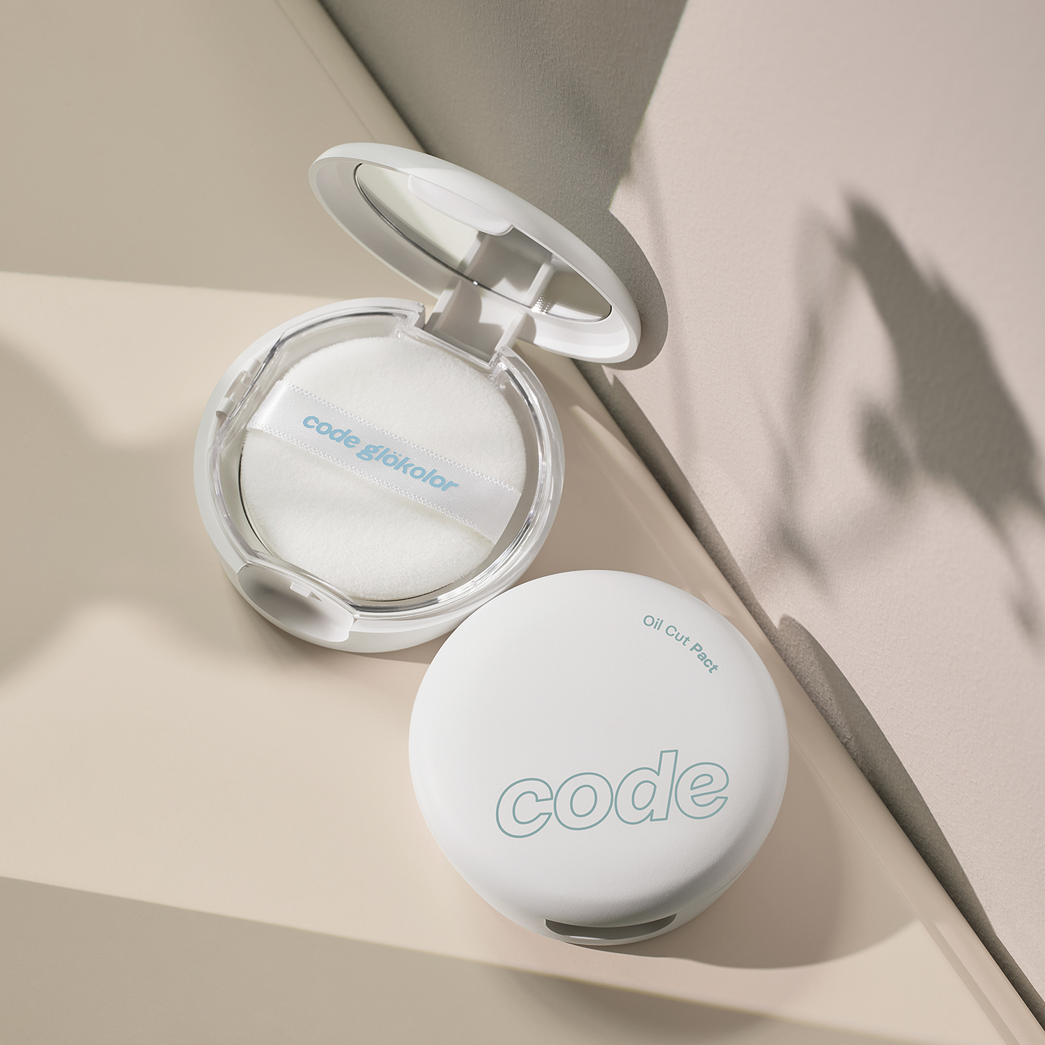 Phấn phủ dạng nén kiềm dầu CODE GLOKOLOR mỏng mịn, hấp thụ dầu thừa, khô thoáng OIL CUT PACT – 8g