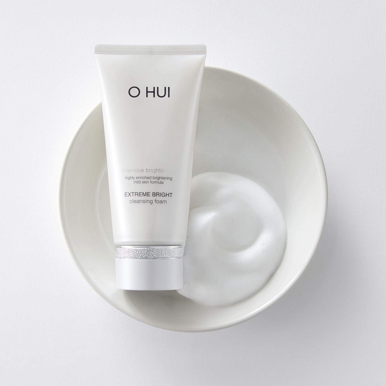 Sửa rửa mặt OHUI dạng bọt mịn giúp làm sạch sâu, dưỡng sáng và bổ sung độ ẩm cho da – 160ml