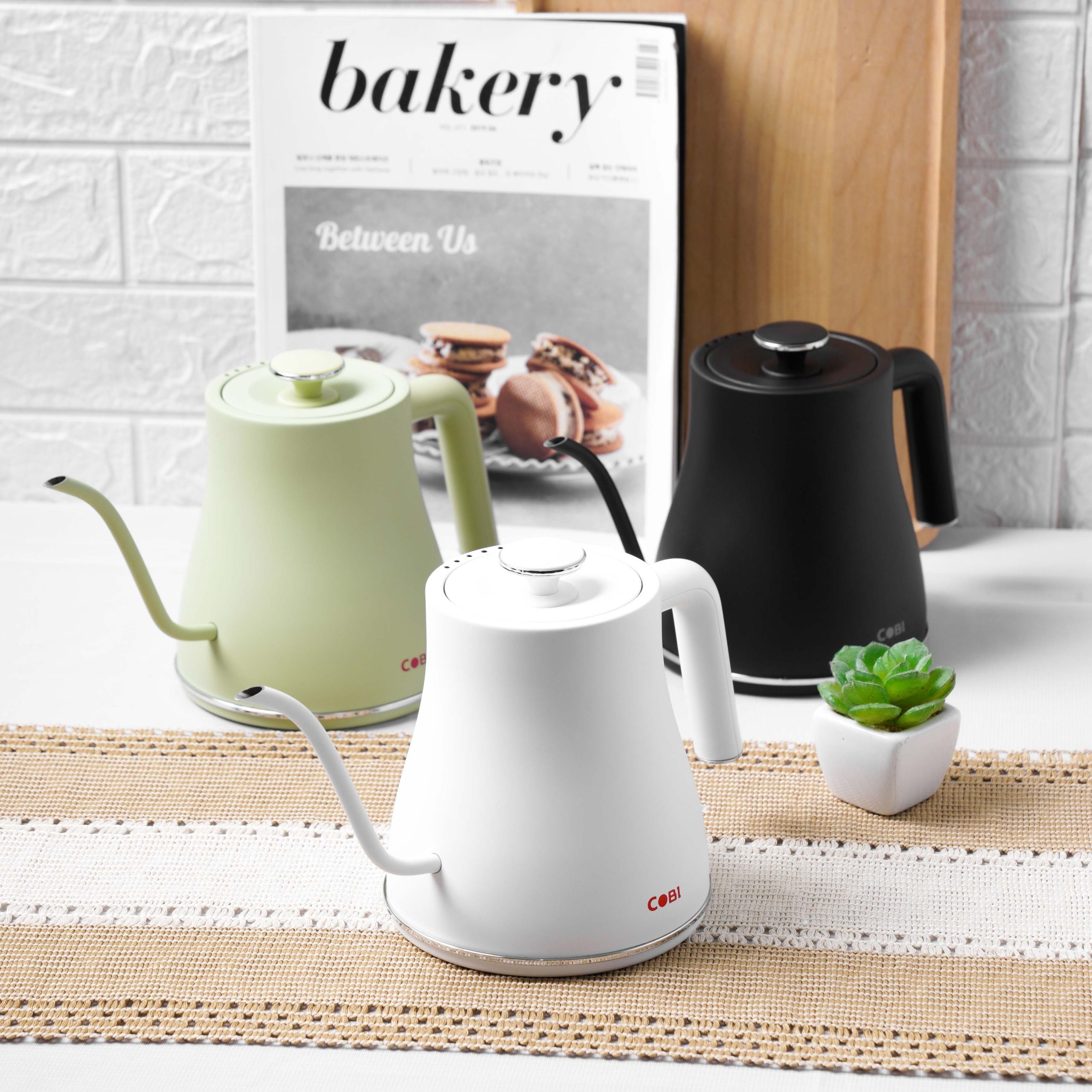 Ấm đun nước điện cổ ngỗng COBI màu xanh 0.8L_CB-LPS-1996-G_341717