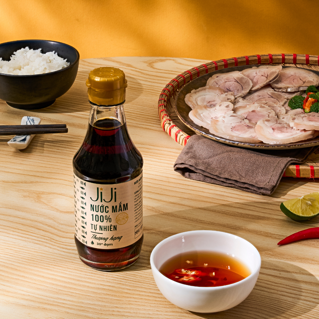 Nước mắm tự nhiên JI JI Thượng hạng 30 đạm 200ml