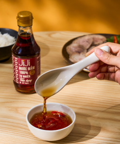 Nước mắm tự nhiên JI JI Hảo hạng 20 đạm 200ml