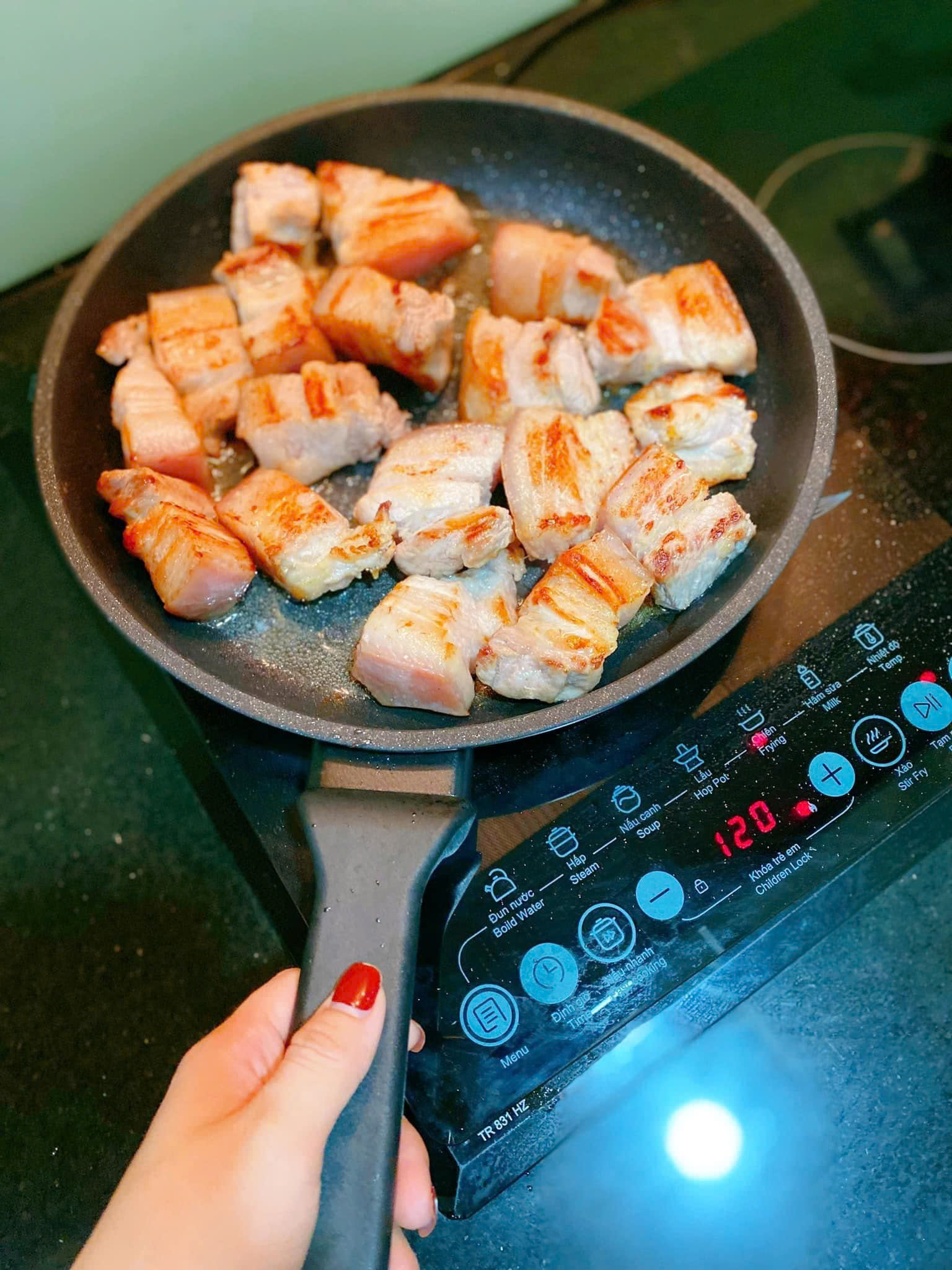 Chảo Ý phủ kim cương 28cm