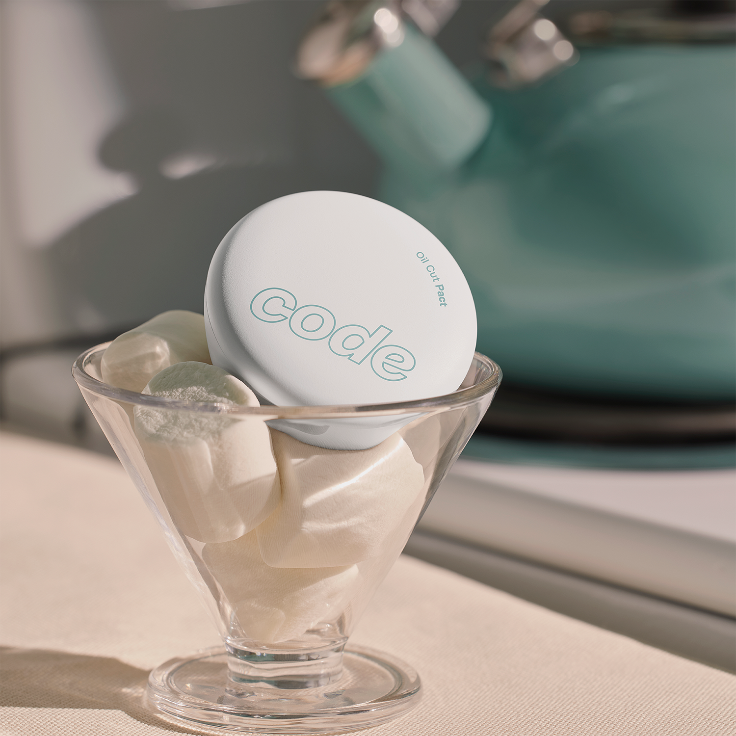 Phấn phủ dạng nén kiềm dầu CODE GLOKOLOR mỏng mịn, hấp thụ dầu thừa, khô thoáng OIL CUT PACT – 8g