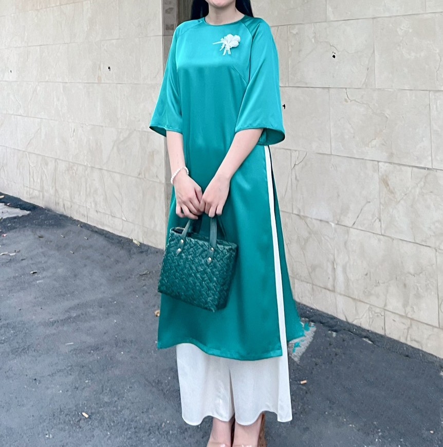 Set Áo dài Lụa trơn Hoa Nhiên