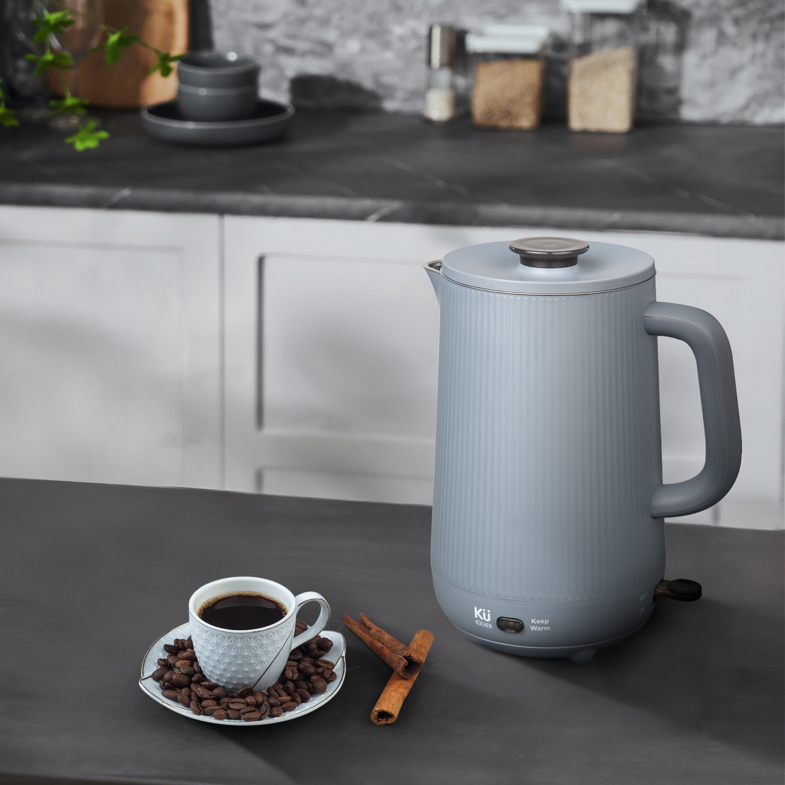 Ấm đun nước siêu tốc KUK172426